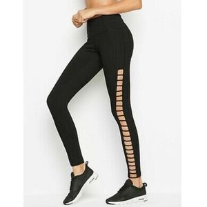 Victoria’s Secret Knockout Legging Size Small